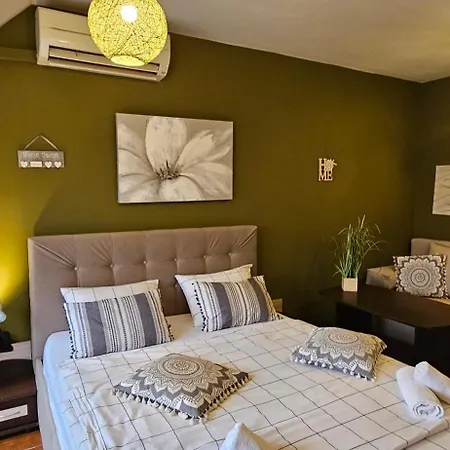 Fotiadis - Cosy And Spectacular * וליקו טורנובו