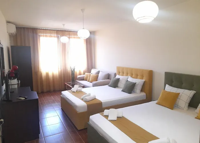 Fotiadis - Cosy And Spectacular * Veliko Tarnovo